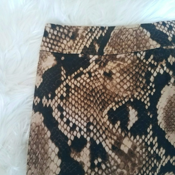 Allison Taylor Snakeskin skirt - Picture 3 of 5